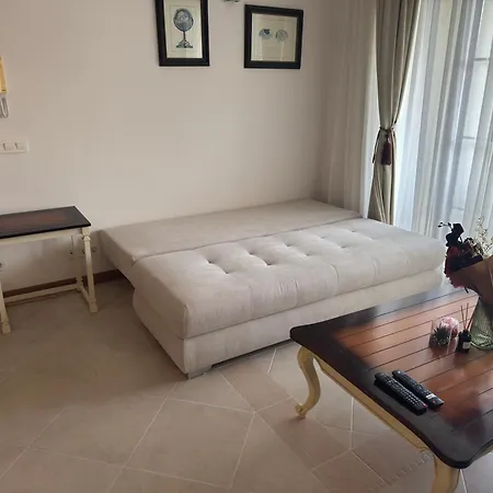 Private In Thracian Cliffs Golf & By Flat Mаnager Apartman Bozsurec